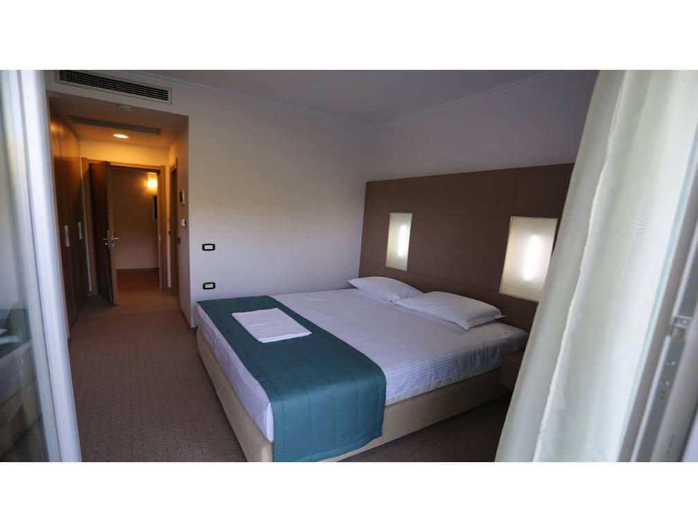 Tushemisht Hotel Voloreka חדר תמונה